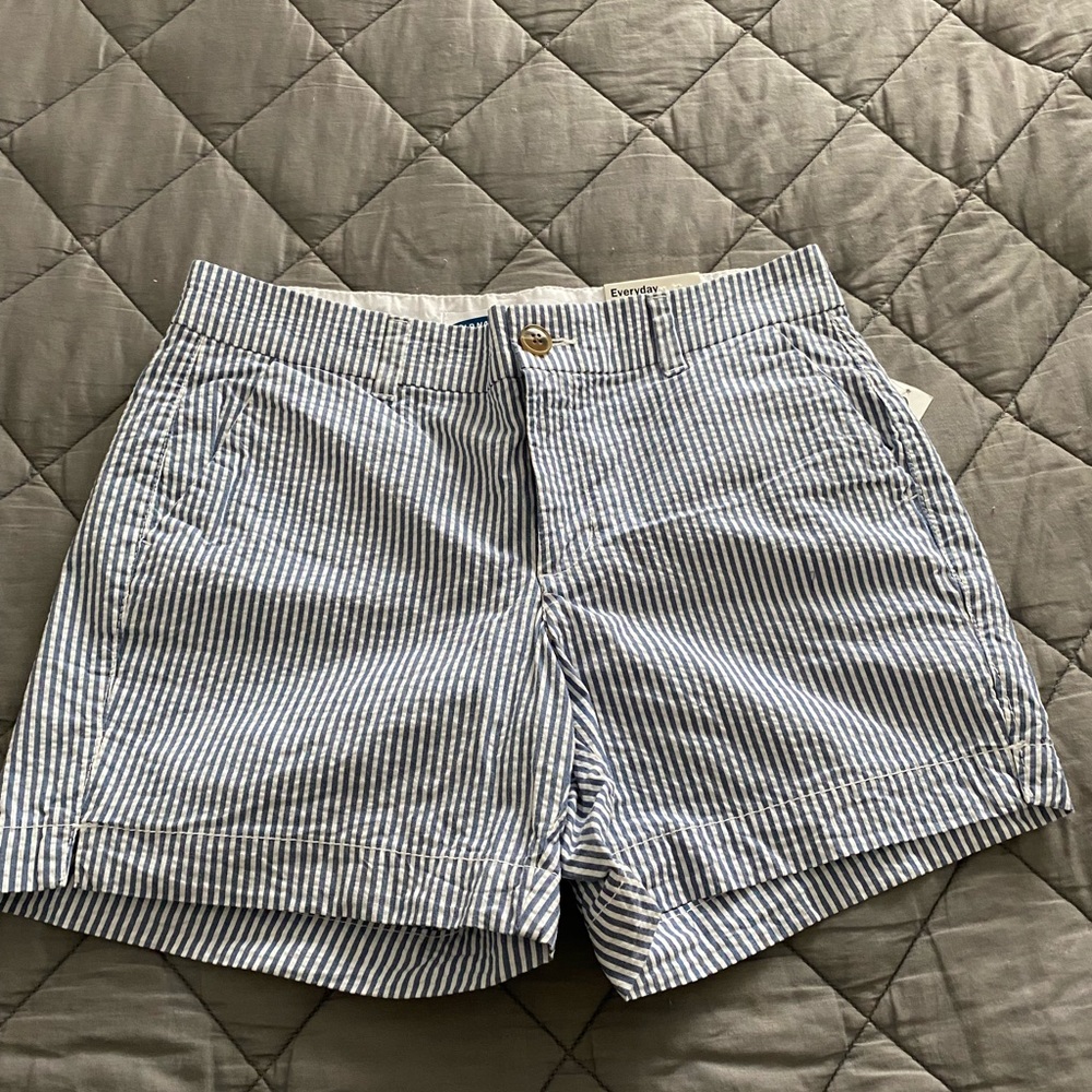 Old Navy Mid-Rise Everyday Shorts